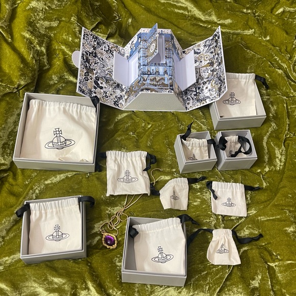 Vivienne Westwood Jewelry Box Set with Dior empty Boxes and a vintage necklace - Picture 4 of 4